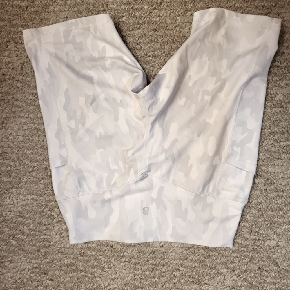 XL camo buffbunny biker shorts